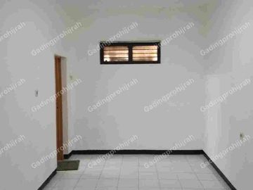 Dijual Rumah Di Jalan Haji Haris Baros, Cimahi Tengah
