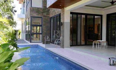 Brand-new home in Merville Park Subdivision 6BR | 6 Car park | Pool