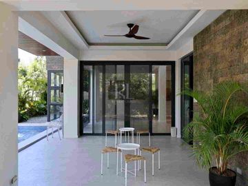 Brand-new home in Merville Park Subdivision 6BR | 6 Car park | Pool