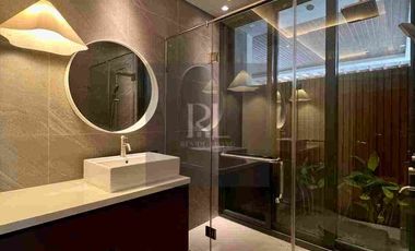 Brand-new home in Merville Park Subdivision 6BR | 6 Car park | Pool