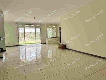Rumah 2 Lantai Halaman Super Luas Cluster Premium KBP