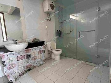 Rumah 2 Lantai Halaman Super Luas Cluster Premium KBP