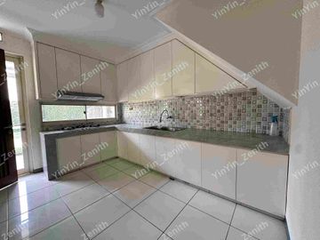Rumah 2 Lantai Halaman Super Luas Cluster Premium KBP