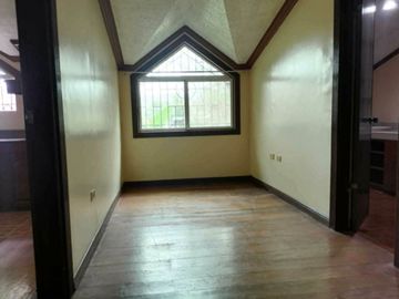 Elegant 3 Storey House & Lot for Sale in Richgate, Camp 7