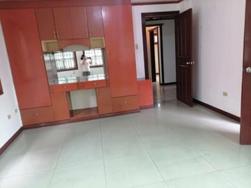 Elegant 3 Storey House & Lot for Sale in Richgate, Camp 7