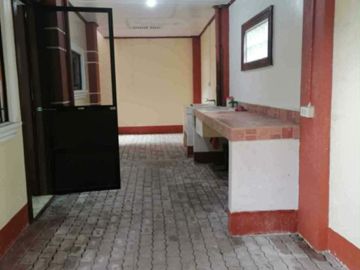 Elegant 3 Storey House & Lot for Sale in Richgate, Camp 7