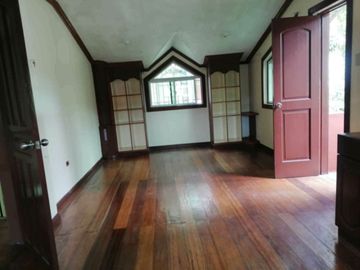 Elegant 3 Storey House & Lot for Sale in Richgate, Camp 7