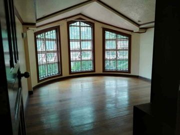 Elegant 3 Storey House & Lot for Sale in Richgate, Camp 7