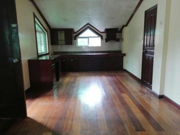 Elegant 3 Storey House & Lot for Sale in Richgate, Camp 7