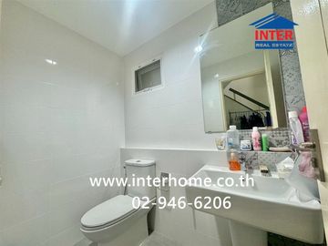 Two-story detached house, 36.1 sq.wah, Villaggio Pinklao - Salaya Village, Borommaratchachonnani Road, Bang Kruai-Salaya Road, Bang Kruai, Nonthaburi.
