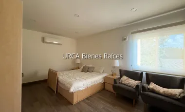 Hermosa Villa en Venta en La Carretera Nacional, en La Zona del Uro