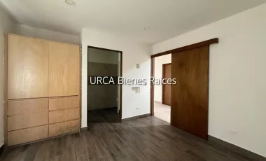 Hermosa Villa en Venta en La Carretera Nacional, en La Zona del Uro