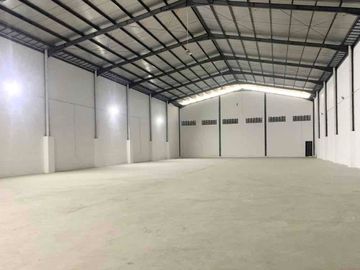 Di JUAL / SEWA gudang bangunan baru luas tanah 1000 m2 lokasi strategis dekat pintu toll dalam kawasan industri delta silicon cikarang