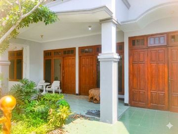 Rumah Mojoklanggru kidul Hanya hitungan menit ke Kampus UNAIR, RSUD Dr. Soetomo, & pusat perbelanjaan (Galaxy Mall/Grand City)
