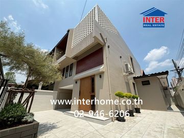 Three-story townhome, 38 sq.wa., Chuan Chuen Prachachuen 30 Village, next to Prachanukul Expressway, Soi Prachachuen 30, Prachachuen Road, Bang Sue Di