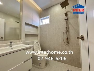 Three-story townhome, 38 sq.wa., Chuan Chuen Prachachuen 30 Village, next to Prachanukul Expressway, Soi Prachachuen 30, Prachachuen Road, Bang Sue Di