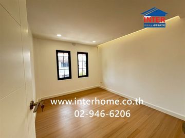 Three-story townhome, 38 sq.wa., Chuan Chuen Prachachuen 30 Village, next to Prachanukul Expressway, Soi Prachachuen 30, Prachachuen Road, Bang Sue Di