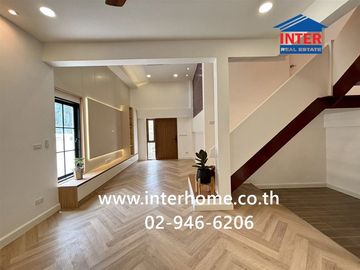 Three-story townhome, 38 sq.wa., Chuan Chuen Prachachuen 30 Village, next to Prachanukul Expressway, Soi Prachachuen 30, Prachachuen Road, Bang Sue Di