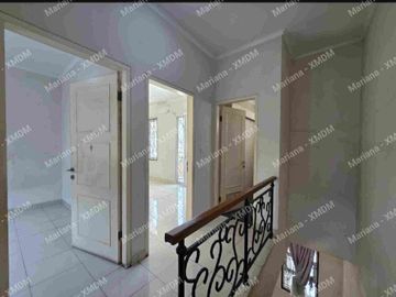 Rumah siap huni, kondisi rapi dan sudah cat Ulang di Michelia GS