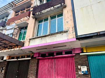 Ruko Tol Boulevard 3LT 75m2 5x13,5 Hadap Jalan Raya Strategis di Serpong