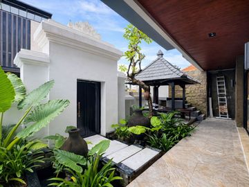 Villa Sunset Road Seminyak Bali