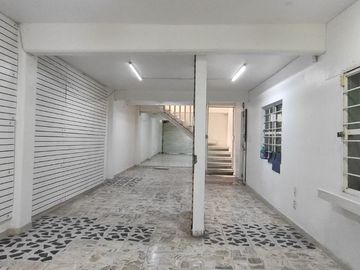 CASA CON ALTA CONECTIVIDAD CERCA DEL AEROPUERTO USO COMERCIAL EN RENTA 4 AUTOS 3 NIVELES MOCTEZUMA 2DA SECCIÓN
