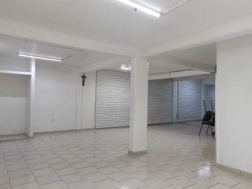 CASA CON ALTA CONECTIVIDAD CERCA DEL AEROPUERTO USO COMERCIAL EN RENTA 4 AUTOS 3 NIVELES MOCTEZUMA 2DA SECCIÓN