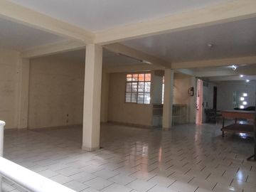 CASA CON ALTA CONECTIVIDAD CERCA DEL AEROPUERTO USO COMERCIAL EN RENTA 4 AUTOS 3 NIVELES MOCTEZUMA 2DA SECCIÓN