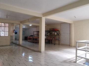CASA CON ALTA CONECTIVIDAD CERCA DEL AEROPUERTO USO COMERCIAL EN RENTA 4 AUTOS 3 NIVELES MOCTEZUMA 2DA SECCIÓN