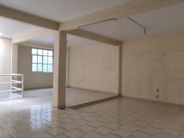 CASA CON ALTA CONECTIVIDAD CERCA DEL AEROPUERTO USO COMERCIAL EN RENTA 4 AUTOS 3 NIVELES MOCTEZUMA 2DA SECCIÓN
