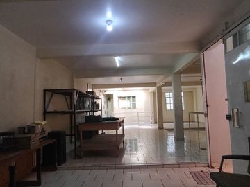 CASA CON ALTA CONECTIVIDAD CERCA DEL AEROPUERTO USO COMERCIAL EN RENTA 4 AUTOS 3 NIVELES MOCTEZUMA 2DA SECCIÓN