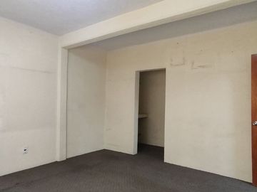 CASA CON ALTA CONECTIVIDAD CERCA DEL AEROPUERTO USO COMERCIAL EN RENTA 4 AUTOS 3 NIVELES MOCTEZUMA 2DA SECCIÓN