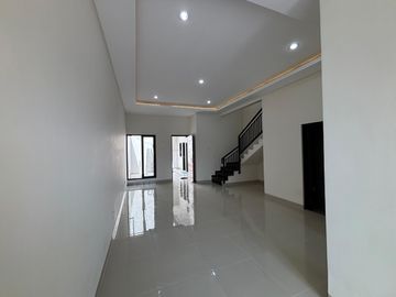 Rumah Baru Gress Rungkut