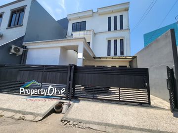 Jual Rumah 3 Lantai Super Luas Full Furnish di Bumi Puspitek Asri Menempel Dengan BSD