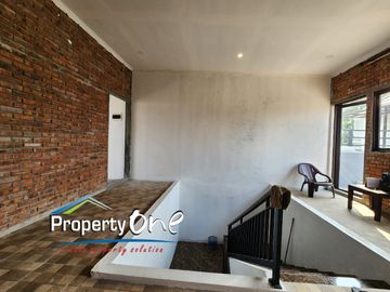 Jual Rumah 3 Lantai Super Luas Full Furnish di Bumi Puspitek Asri Menempel Dengan BSD