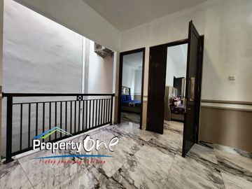 Jual Rumah 3 Lantai Super Luas Full Furnish di Bumi Puspitek Asri Menempel Dengan BSD