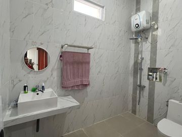 Rumah Mewah 3 Lantai Bukit Golf Hijau Sentul City – Kolam Renang, 8 KT, Cocok Villa/Investasi Harga Nego