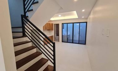 For Sale 4-Bedroom Duplex House and Lot Mutinlupa City -  R0509
