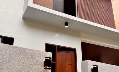 For Sale 3-Bedroom House and Lot Mutinlupa City -  R0510