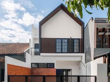 Rumah Murah Modern Tropical Strategis dekat Kircon dan Summarecon di Area Antapani Bandung