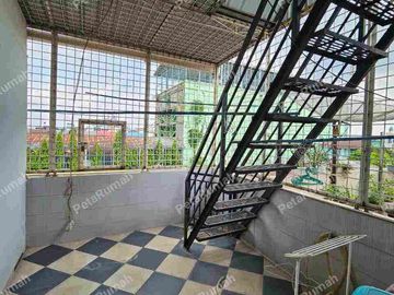 Komplek Golden Palace Jalan Bhayangkara Dekat Pancing