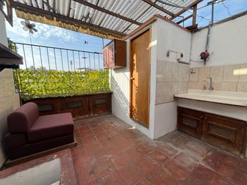 VENDO LINDO Y BIEN CONSERVADO, DEPARTAMENTO TRIPLEX MAS AZOTEA, DE 3 DORMITORIOS, VISTA EXTERNA