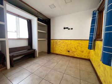 VENDO LINDO Y BIEN CONSERVADO, DEPARTAMENTO TRIPLEX MAS AZOTEA, DE 3 DORMITORIOS, VISTA EXTERNA