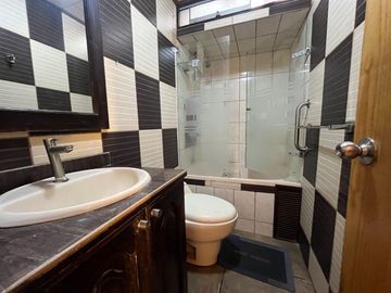 VENDO LINDO Y BIEN CONSERVADO, DEPARTAMENTO TRIPLEX MAS AZOTEA, DE 3 DORMITORIOS, VISTA EXTERNA