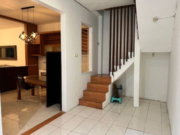 Dijual Rumah 2 Lantai Semi Furnished Di Neo Catalonia BSD City