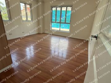 RUSH for Sale Two(2) Bedroom with Parking_Mckinley Hill Garden Villas