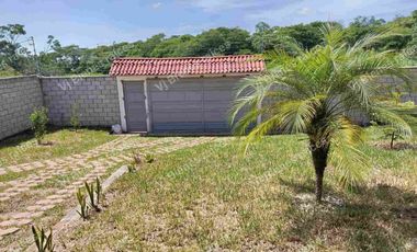 CASA  EN VENTA  CON  HERMOSO JARDIN DE  Y CASA DE UN PISO