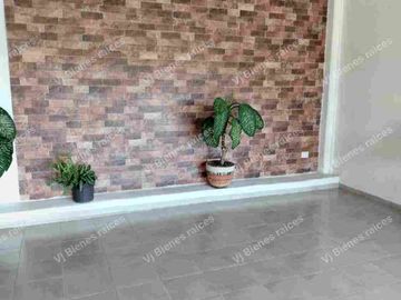 CASA  EN VENTA  CON  HERMOSO JARDIN DE  Y CASA DE UN PISO