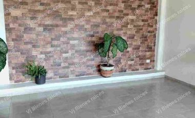CASA  EN VENTA  CON  HERMOSO JARDIN DE  Y CASA DE UN PISO