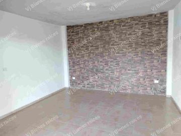 CASA  EN VENTA  CON  HERMOSO JARDIN DE  Y CASA DE UN PISO